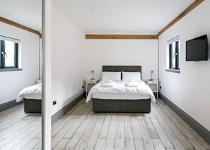 2 bedrooms, free WiFi - 2 bedroom accommodation in Annbank, Ayr (Annbank, Ayr)