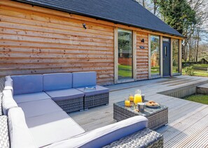 Terrace/patio - 2 bedroom accommodation in Annbank, Ayr (Annbank, Ayr)