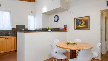 Vila Klasik | Makan di kamar