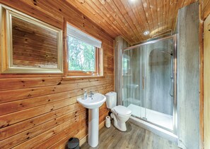 Bathrobes - Superb lodge perched on the lake, perfect for romantic breaks. (Anglesey)