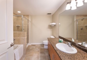 Condo, 1 habitación | Baño | Toallas