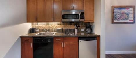 Condo, 1 Bedroom | Private kitchen | Coffee/tea maker, toaster