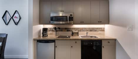 Condo, 1 Bedroom | Private kitchen | Coffee/tea maker, toaster