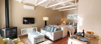 Driftwood - Spa Cottage for Two