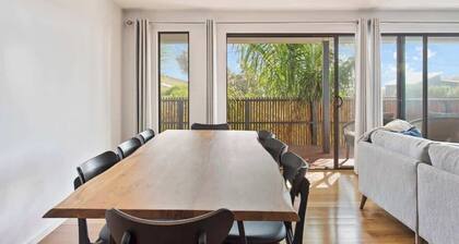 Luxury Getaway in a Statement Home, Steps to Beach