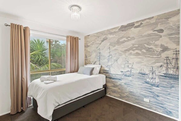 4 bedrooms, desk, iron/ironing board, WiFi