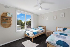 5 chambres, fer et planche à repasser, Wi-Fi, draps fournis