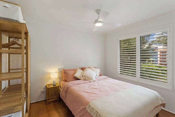 2 bedrooms, WiFi, bed sheets