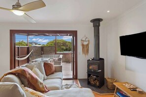 TV, fireplace, offices