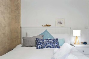 3 chambres, fer et planche à repasser, Wi-Fi, draps fournis