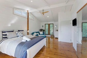 3 slaapkamers, een strijkplank/strijkijzer, wifi, beddengoed