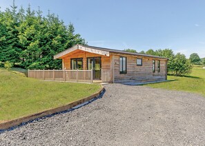 Exterior - Luxurious lodge with stunning countryside views. (Ashover)