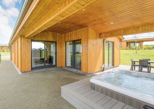 New in 2022. Luxurious and contemporary lodge with stunning countryside views.