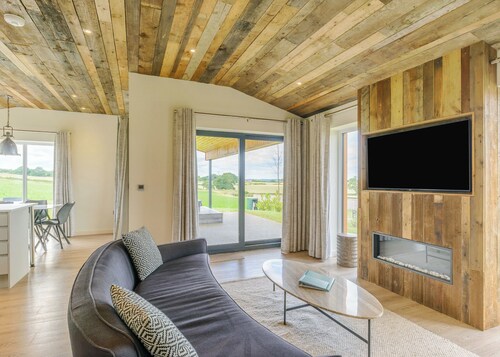 New in 2022. Luxurious and contemporary lodge with stunning countryside views.