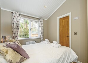 2 bedrooms, free WiFi - Woodland Retreat Plus (Water Yeat, Nr Coniston)