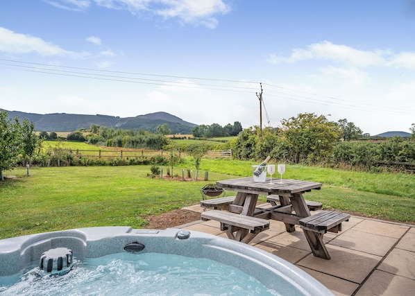 Unclassified image, 1 of 14, button