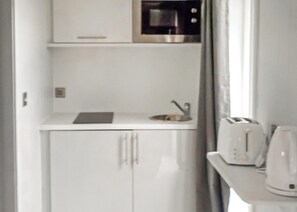 Kühlschrank, Ofen, Herdplatte, Toaster