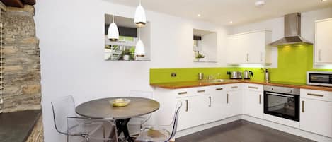 Fridge, oven, stovetop, toaster