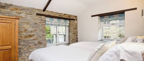 2 多间卧室、免费 WiFi