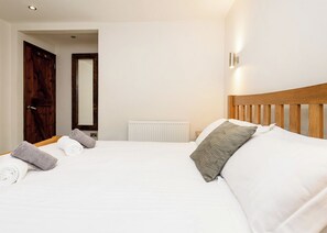 2 bedrooms, free WiFi - 2 bedroom accommodation in Watergate, Looe (Watergate, Looe)