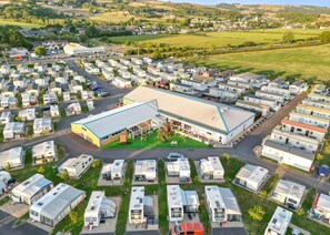 المنشأة من الخارج