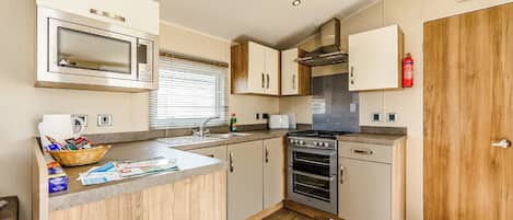 Fridge, oven, stovetop, toaster