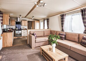 TV - Gold Caravan 2 (Pet) (Hunters Quay, Argyll)