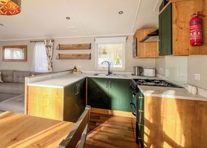 Fridge, oven, stovetop, toaster