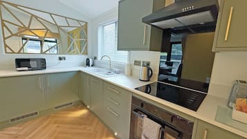 Fridge, oven, stovetop, toaster