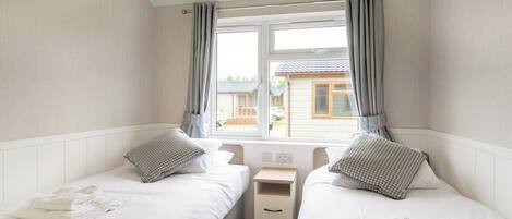 2 bedrooms