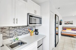 Fridge, microwave, coffee/tea maker, toaster - Large 2 Bed Studio Close to Beach & Hard Rock HA03 (Hollywood)