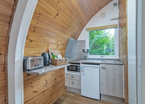 Fridge, dishwasher, toaster, highchair - 1 bedroom accommodation in Cannington (Cannington)