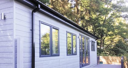 Lodge with one double with TV.