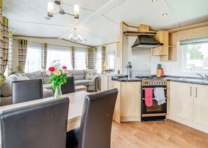 Fridge, oven, stovetop, toaster - 2 bedroom accommodation in Alyth, Perthshire (Alyth, Perthshire)