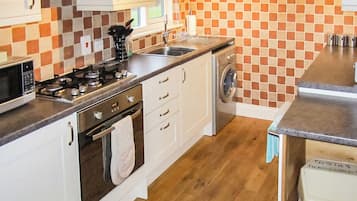 Fridge, oven, stovetop, toaster