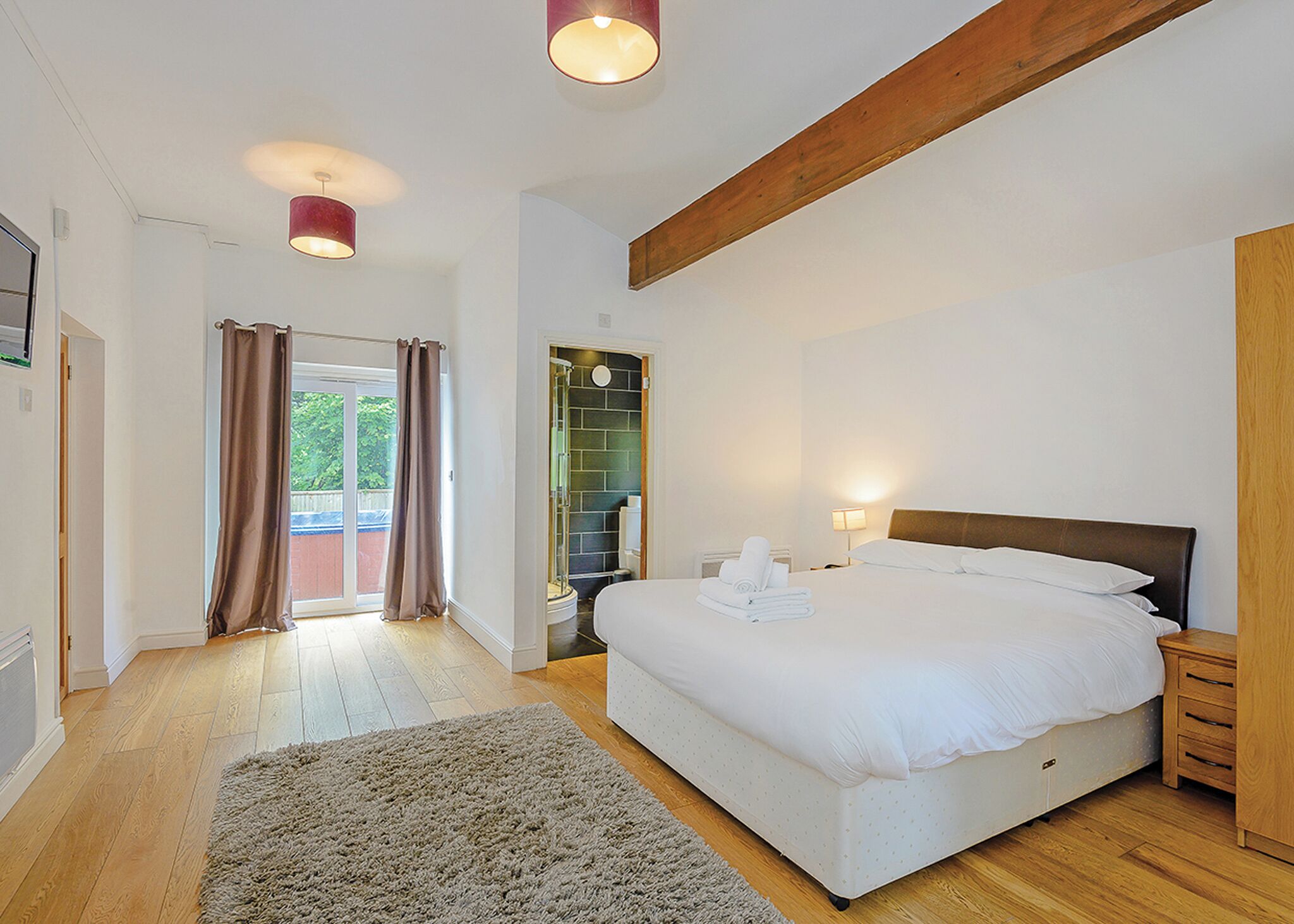 4 bedrooms, free WiFi