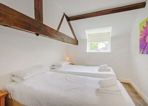 4 bedrooms, free WiFi - 4 bedroom accommodation in Llangollen (Llangollen)