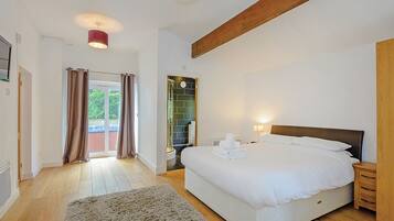 4 bedrooms, free WiFi