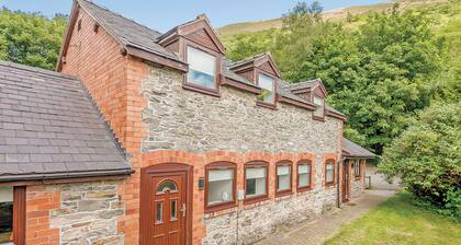 4 bedroom accommodation in Llangollen
