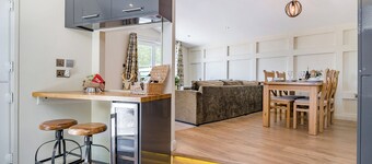 2 bedroom accommodation in Cannington