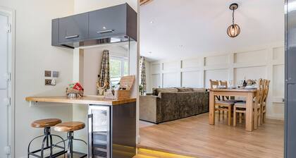 2 bedroom accommodation in Cannington