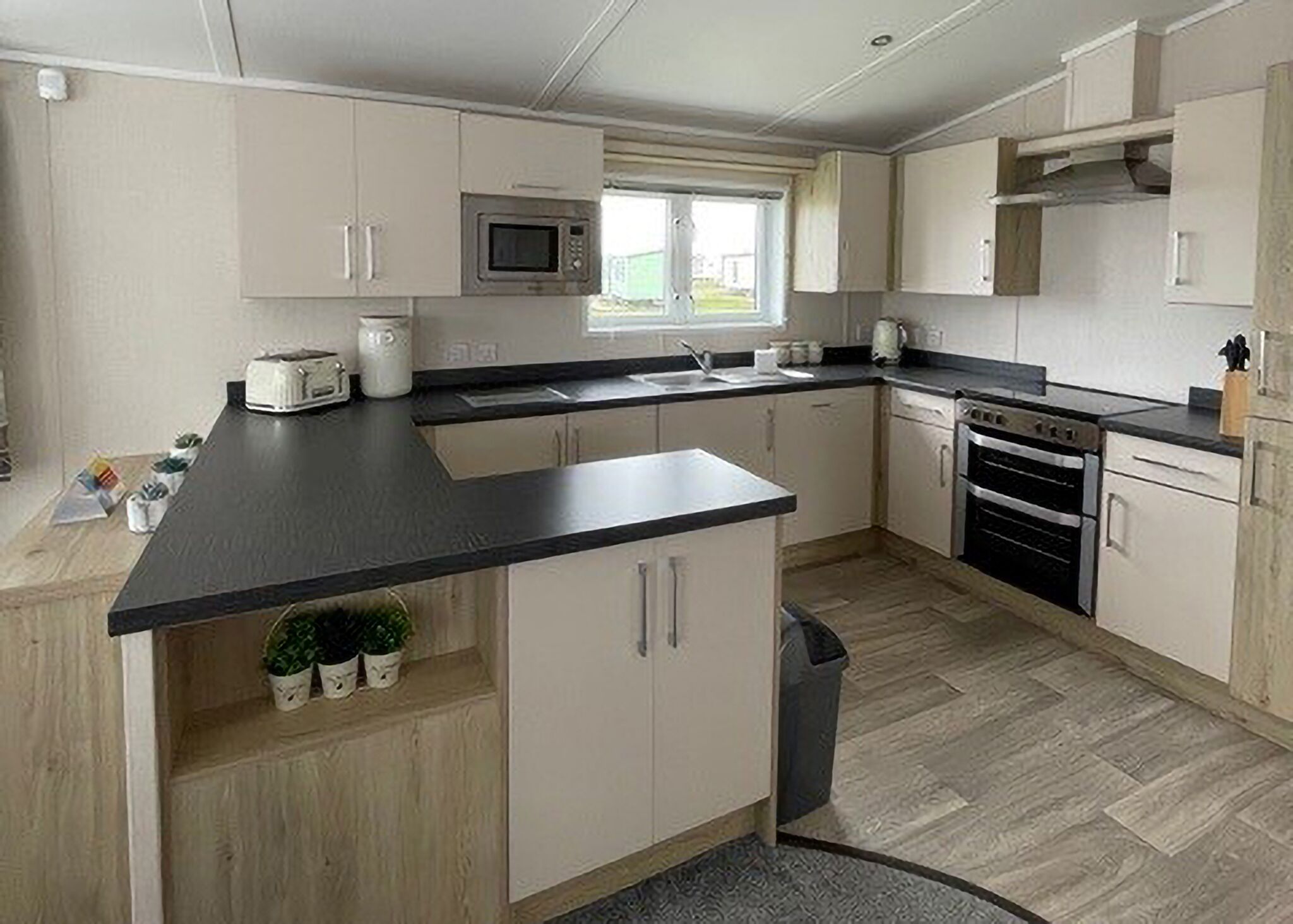 Fridge, oven, stovetop, toaster