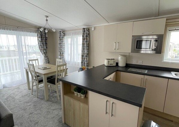 Fridge, oven, stovetop, toaster