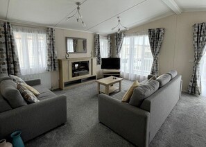TV - Victory Beechwood Lodge (Cresswell beach)