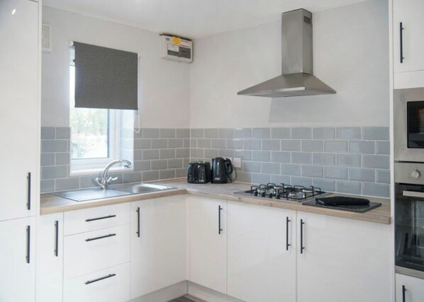 Fridge, oven, stovetop, toaster