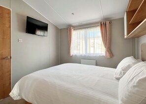 2 室のベッドルーム、WiFi (無料)