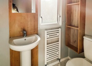 Bathroom - Quality 12ft-wide caravan with one double and one twin. (Chester)