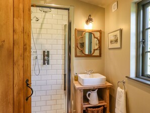 Shower - The Owl's Shack (Kendal)