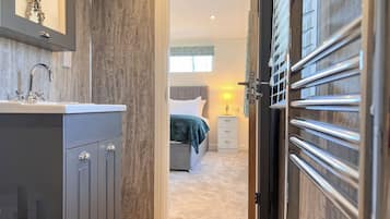 2 bedrooms, WiFi (free)