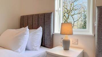 2 bedrooms, WiFi (free)